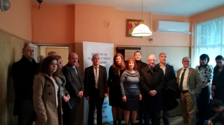 Ральо Ралев и турския вицеконсул на дарителска акция