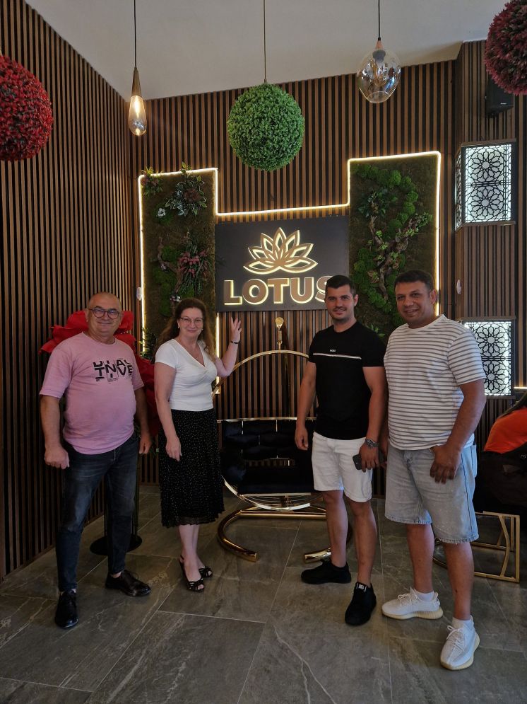Coffee&amp;Patisserie LOTOS